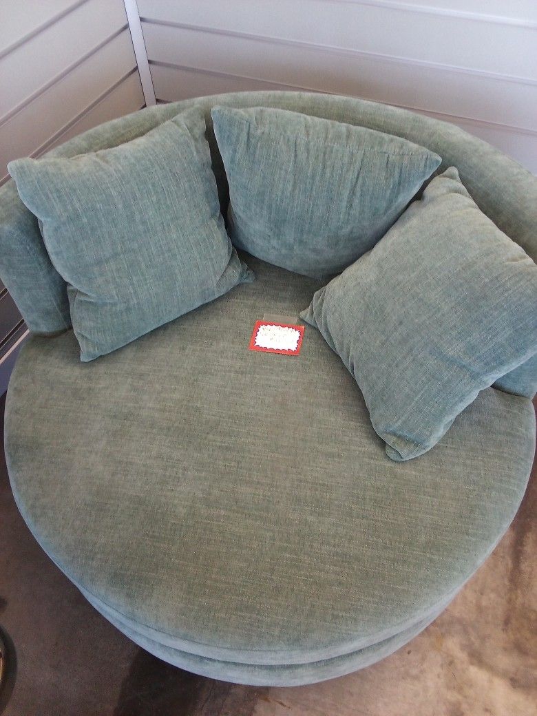 Green Swivel Love Seat