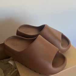 Yeezy Slides 