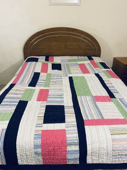 Vintage Handmade Quilt 88”x87”