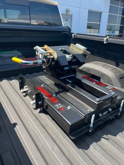 Fifth wheel slider hitch