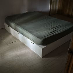 Queen Size Bed 