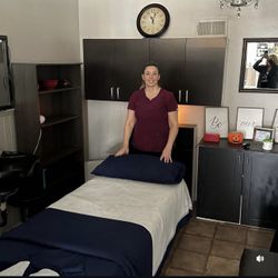 Salon /spa Equipment  And Massage Table 