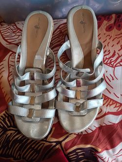 ❤️ Jacqueline Smith Comfy Silver Wedges ❤️