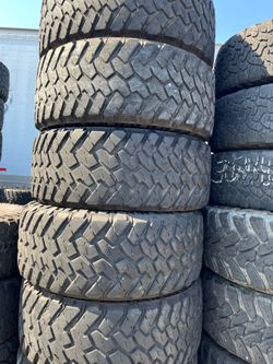 Vendo 35/12.50/R20 Nitto las 4 llantas por $250