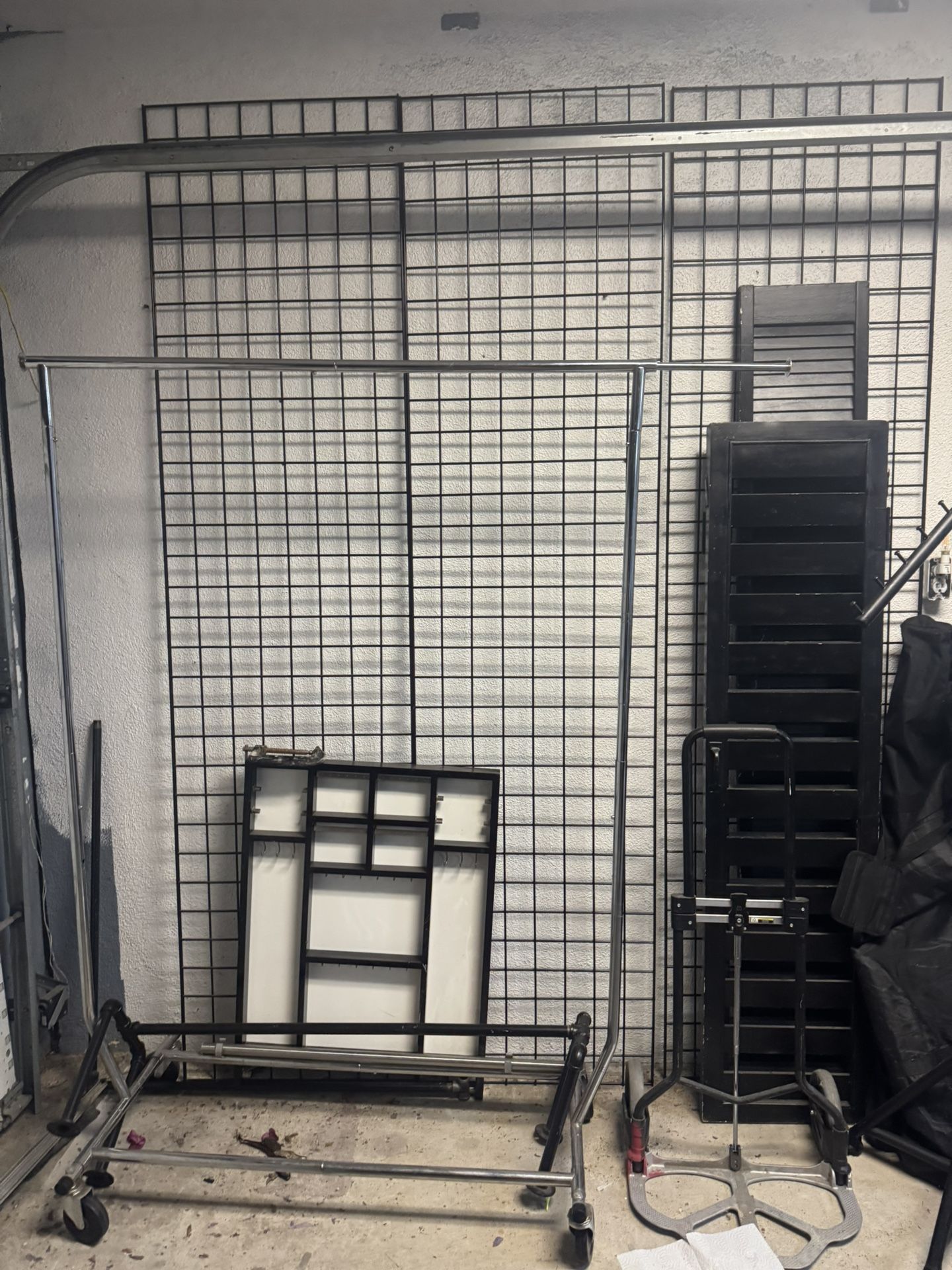 Clothing Grate Racks 4