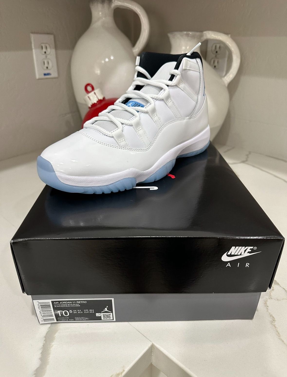 JORDAN 11 RETRO