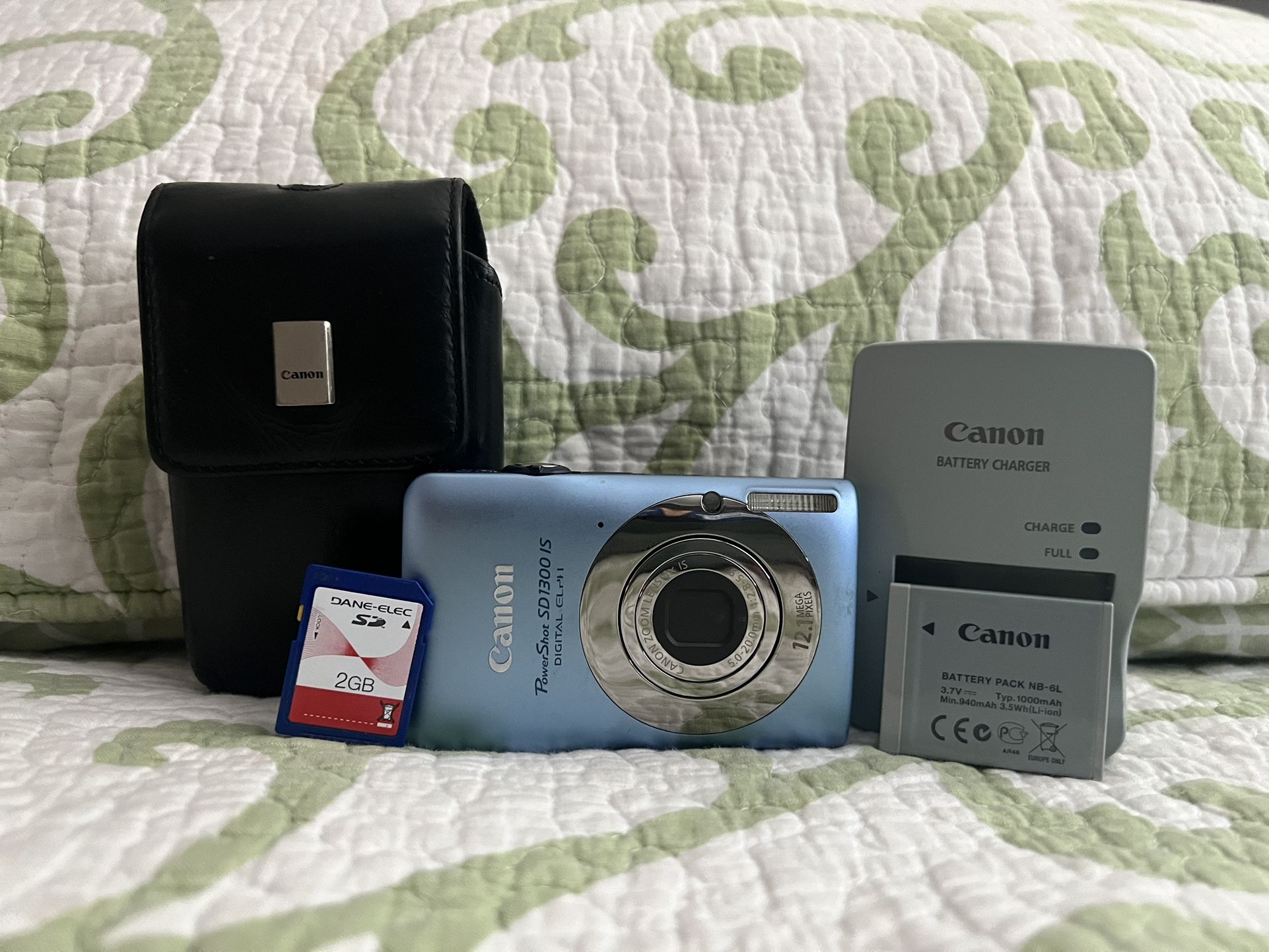 Canon PowerShot SD 1300 IS Digital ELPH Digital Camera Blue
