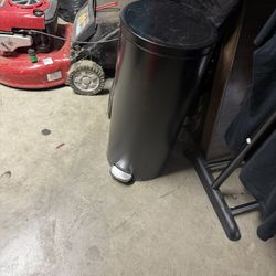 medium trash can 