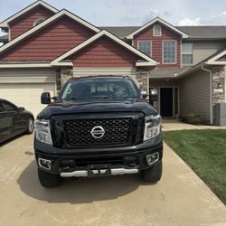 Nissan Titan Pro 4x 