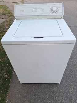 Lavadora whirlpool  trabaja muy bien y en muy buenas condiciones y muy limpia con una semana de garantía.