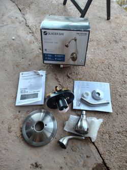 Glacier Bay Builders Shower Set