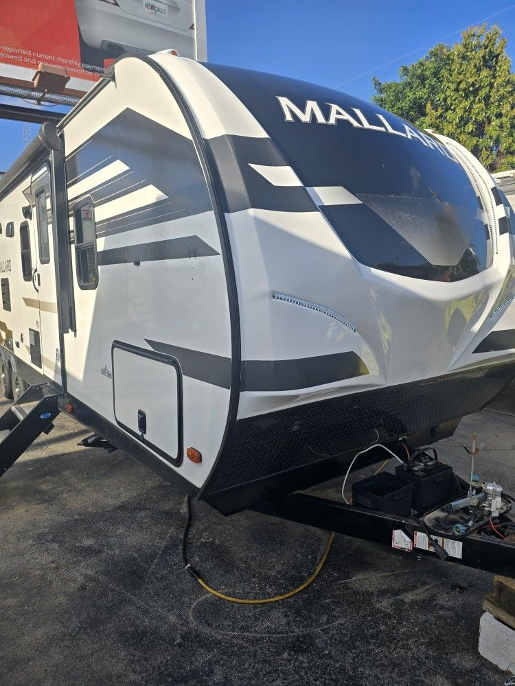 Rv Travel Trailer 2021 Mallard 30 Ft