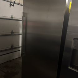 Frigidaire Single Door Freezer