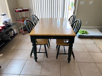 Kitchen dining table
