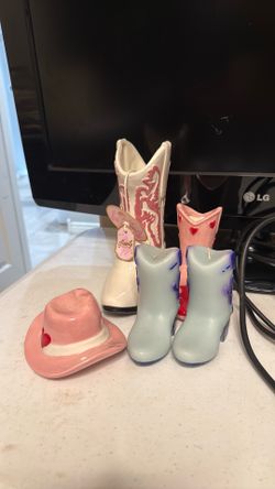 Set of cowboy boots decor and candles
