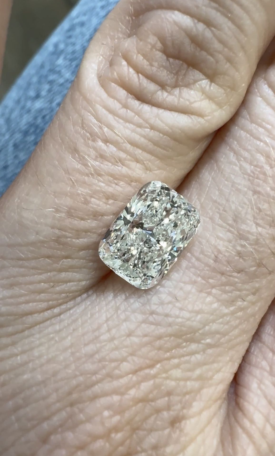 3.10 Elongated Cushion Loose Diamond