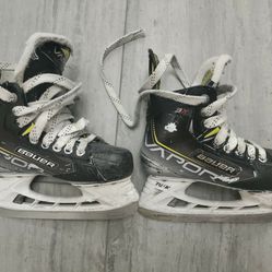 Bauer Vapor 3X hockey Skate, junior Size 2