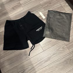 Black Essentials Shorts