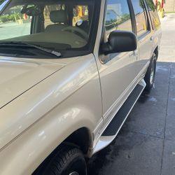 1997 Ford Explorer