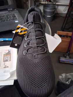 BRAND NEW [MENS]Size 12 Width 4E ,Avia tennis shoes$20