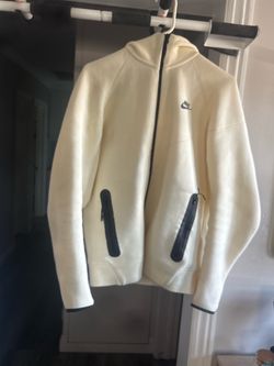 Medium Nike Tech Fleece