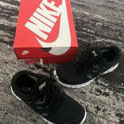 Nike Free Run 9.5