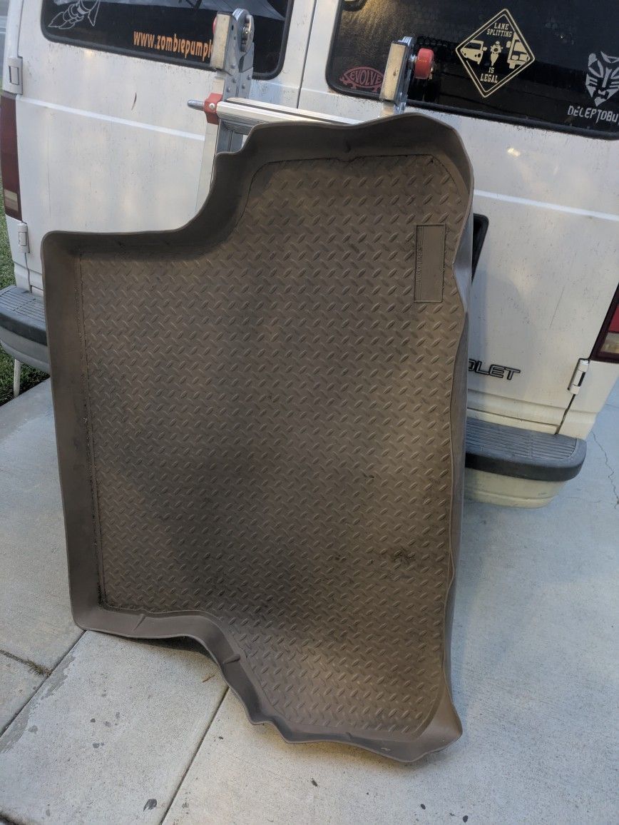 Infinity Qx4 Trunk Tray