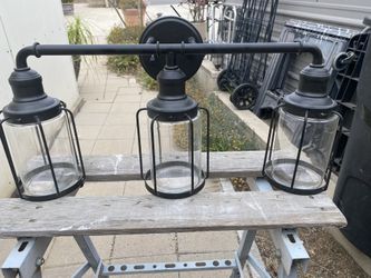 Light fixture