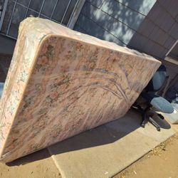 FREE TWIN BOX SPRING