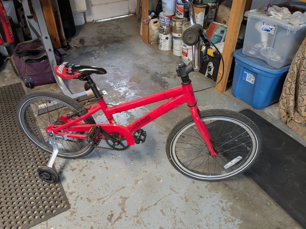 Kids Bike W/ Training Wheels