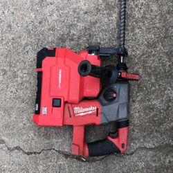 Milwaukee M18 Fuel Brushless Rotary Hammer Drill + Hammer Vac + Drill Bit