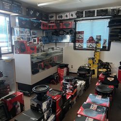 Todo Nuevo Con Garantía Tenemos Todo Lo Qué Ocupa Cd Cosa Tn Su Precio Para Su Sonido Para Su Carro Y Casa DJS 