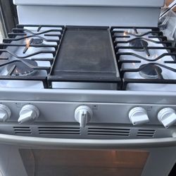 Newer Model GE 5 Burners Gas Range Stove Oven Works Great No Issues 