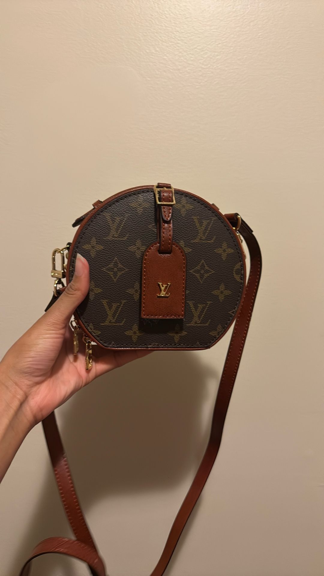 100% Authentic Louis Vuitton Monogram Round Crossbody Bag