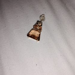 Gold Earings With Gemstone ( Either Citrine, Or Topaz).