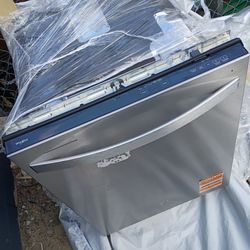 WDT750SAKZ
Whirlpool WDT750SAKZ
24 Inch Stainless Steel Dishwasher