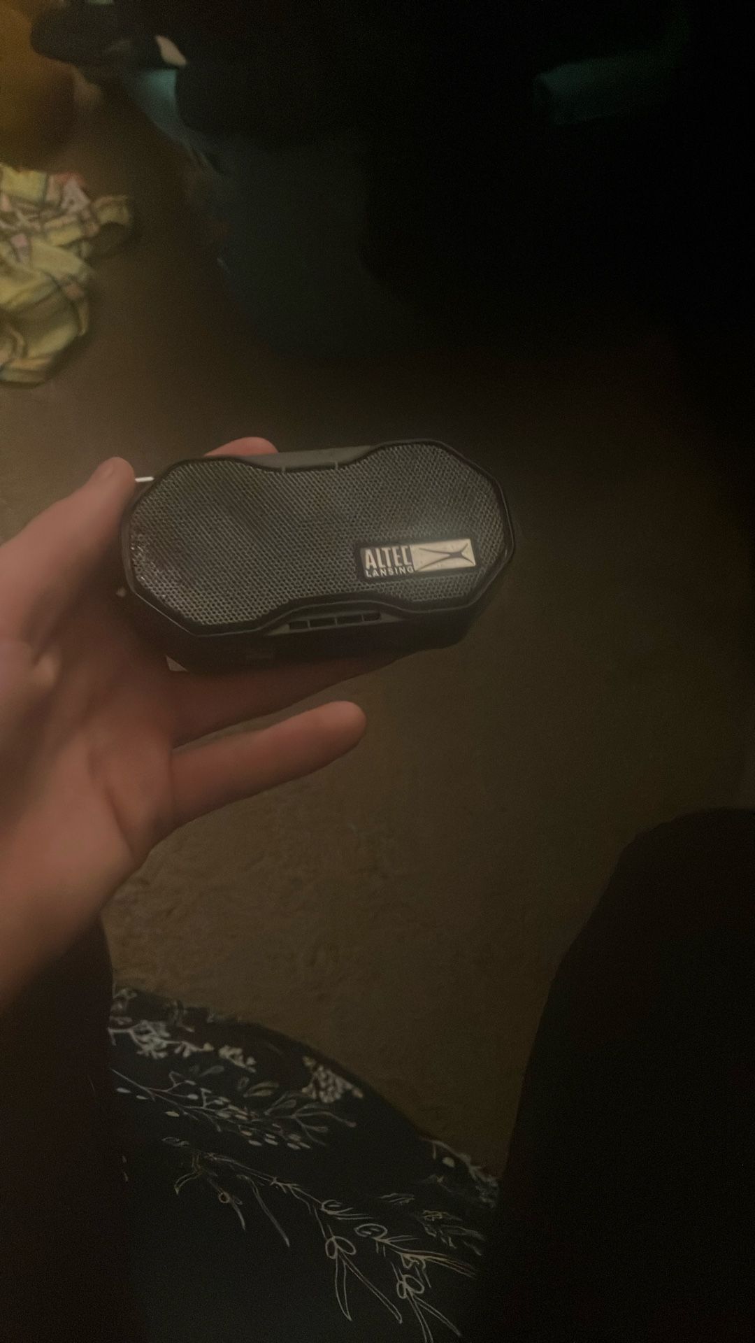 good speaker don't nee it anymore selling it