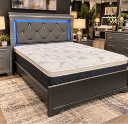 New queen bed with mattress