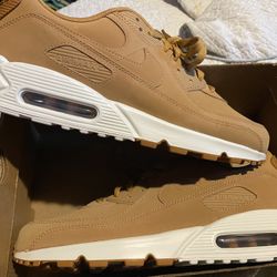 Nike AirMax 90 “WHEAT BROWN” Men’s Size 11.5 Women’s 13 $120
