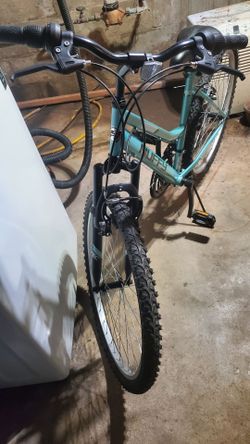 Women's mountain bike