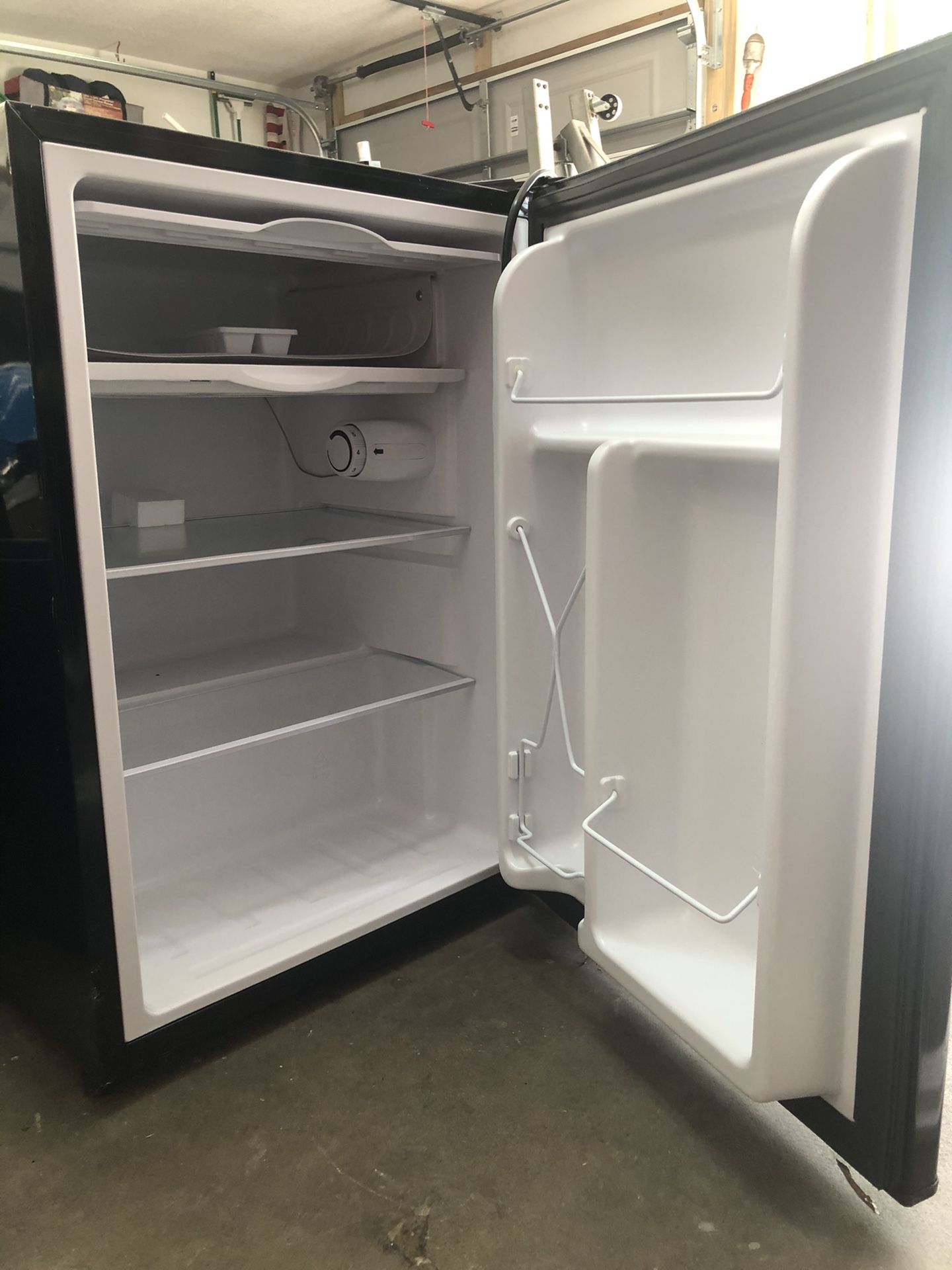 Haier 2.7 mini fridge with freezer