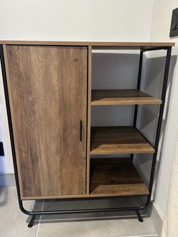Storage cabinet