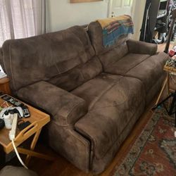 Couch Cair Good Condition 