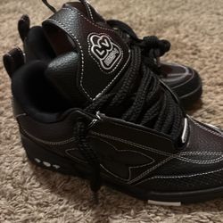 Black lv skates
