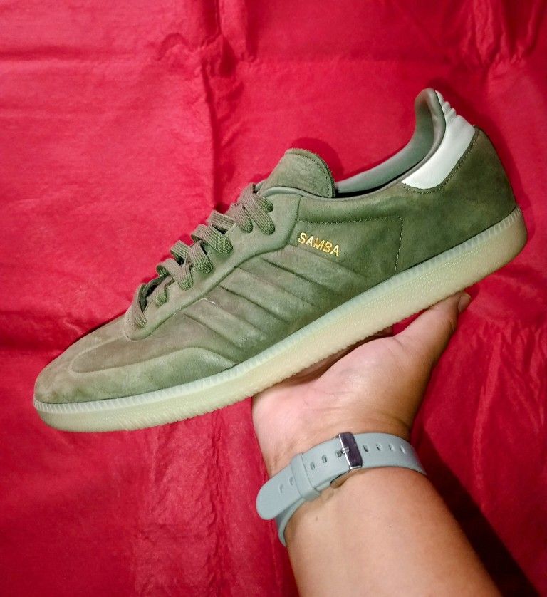Men's Size 11.5 Adidas Samba Olive/Gum bottom