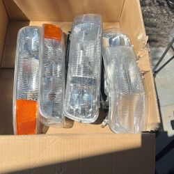 2003 Chevy Tahoe Headlights 