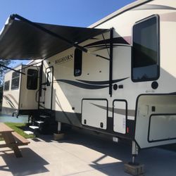 5th Wheel RV Bighorn Traveler 39MB