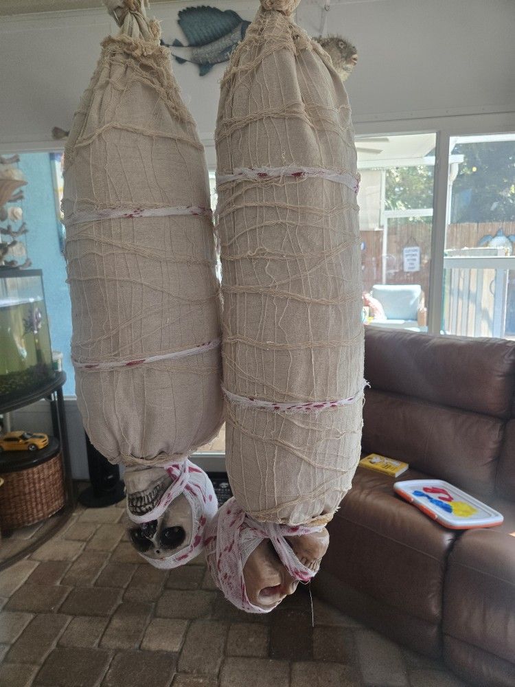 Two Halloween mummy corpse sounds and eyes light-up Motion activated