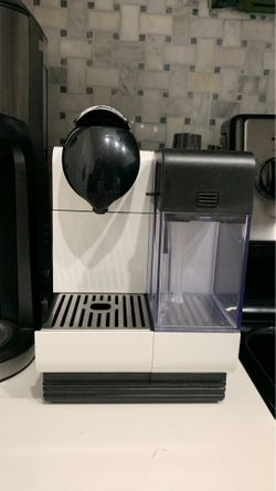 Nespresso Coffemaker Delonghi like new