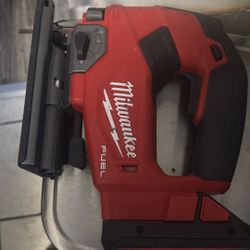 jigsaw  milwakee semi nueva 